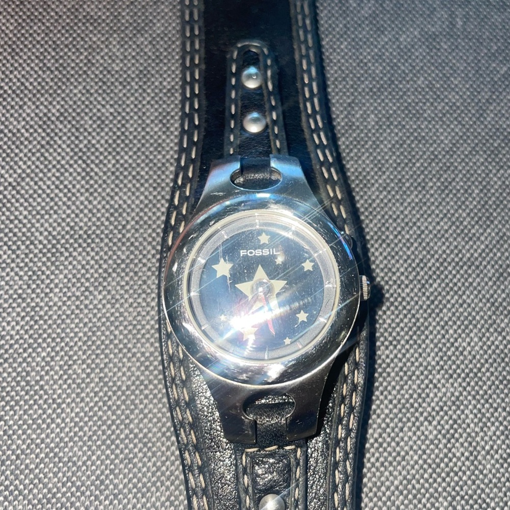 Black leather Fossil watch